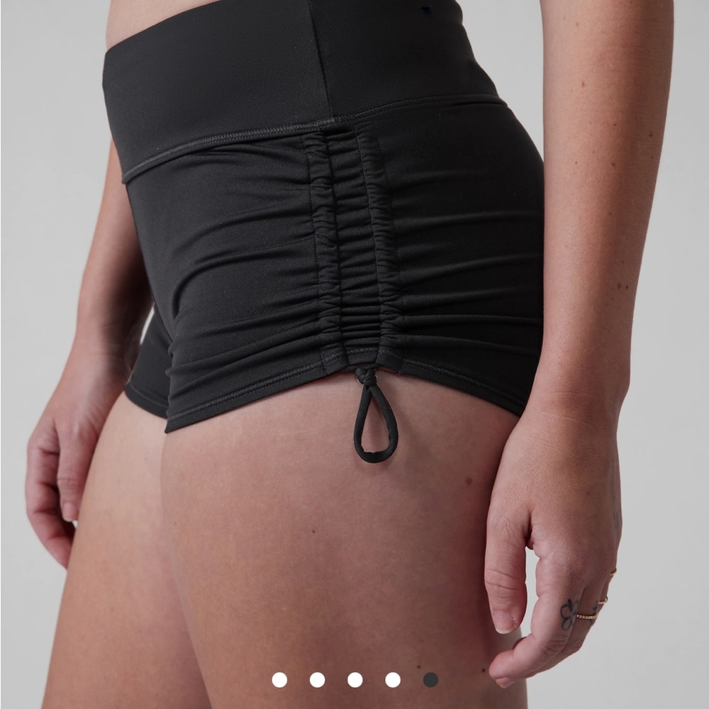 NWT Athleta sand sprint short, black